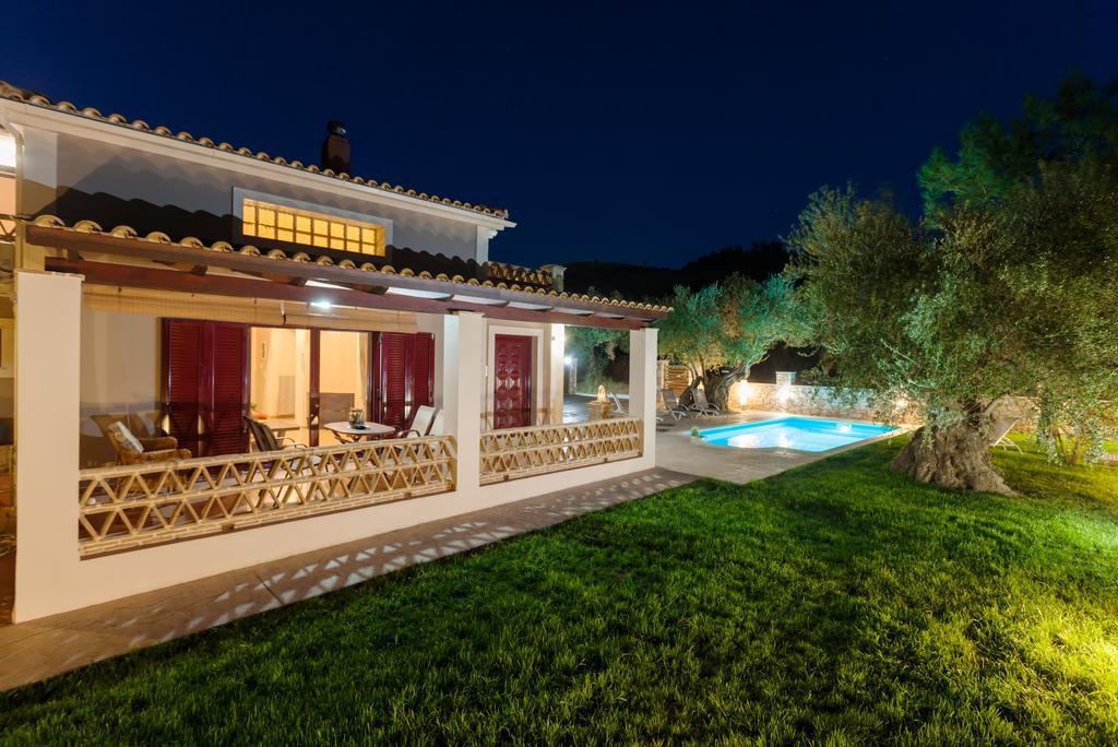Evalexia Villa - Luxury Villa With Private Pool Near Laganas Perfect For Groups By Villa Mana Gers Kalamákion Exterior foto