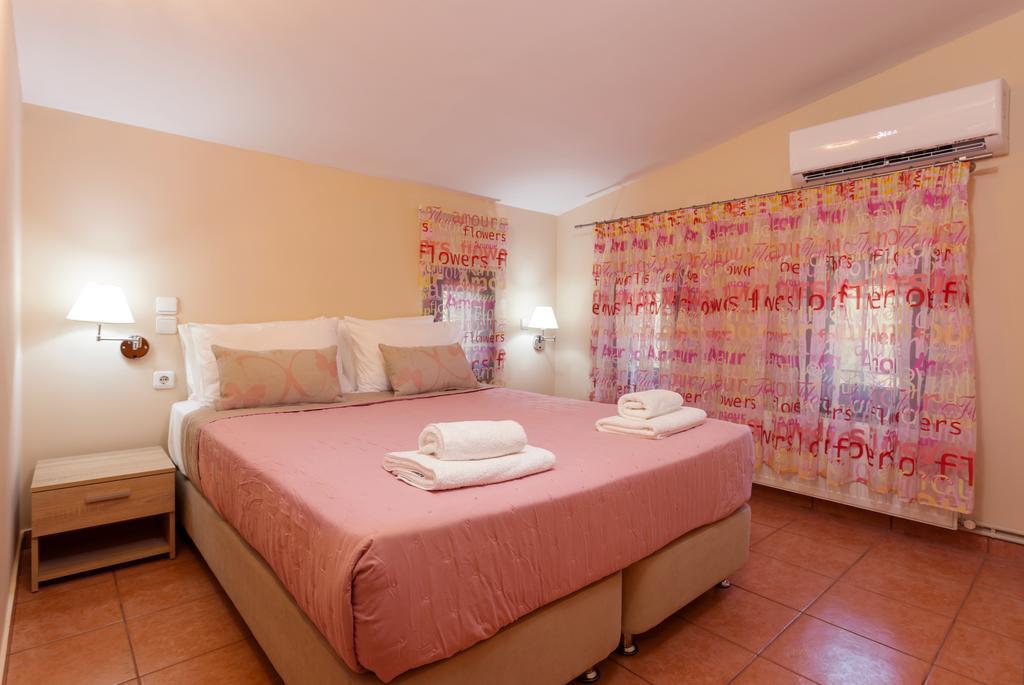 Evalexia Villa - Luxury Villa With Private Pool Near Laganas Perfect For Groups By Villa Mana Gers Kalamákion Exterior foto